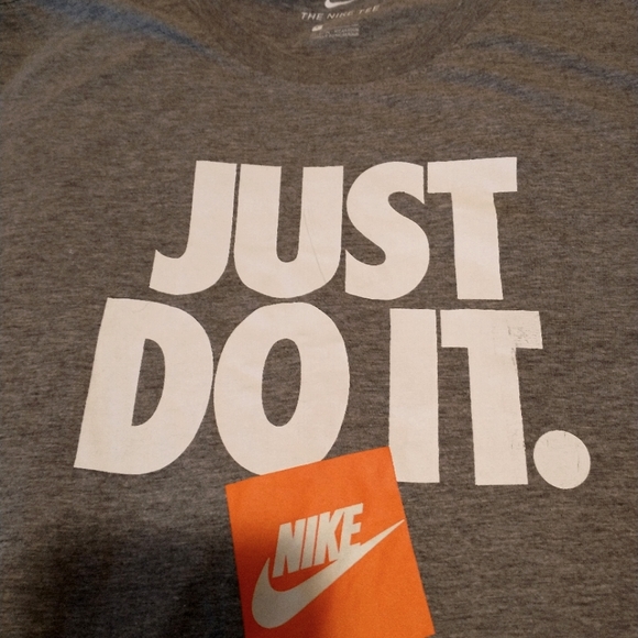 Nike Other - 🔥NIKE🔥 L🔥 T SHIRT 🔥